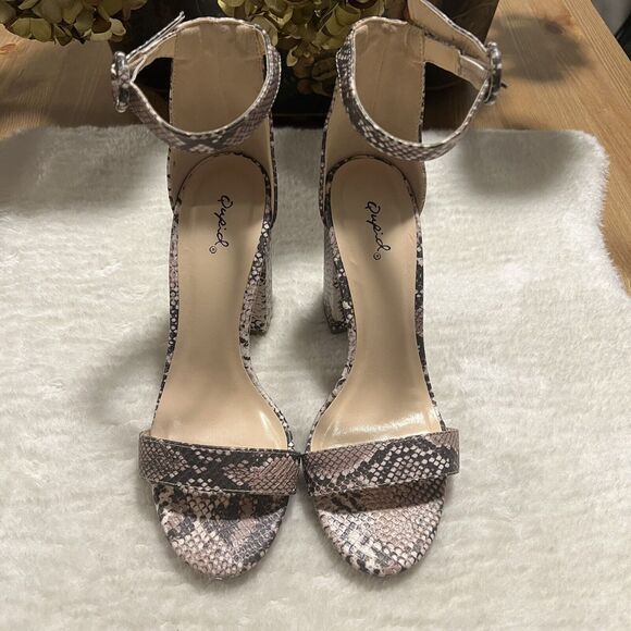 Qupid Snake Embossed Open Toe Chunky Block Heel Sandals Size US 9 UK 7 EU 40 - Picture 1 of 9